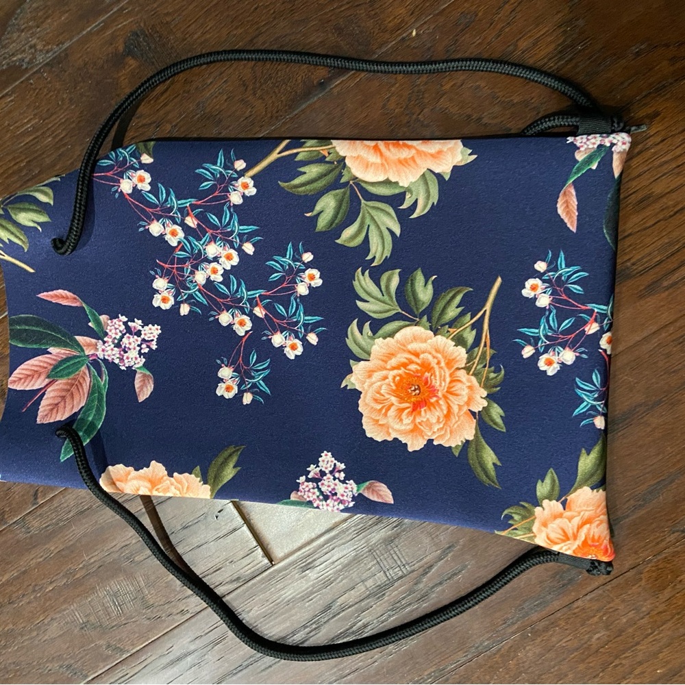 Triangl Floral Print pull string backpack - Picture 2 of 4